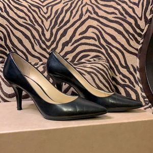 Michael Kors 7.5 black pumps